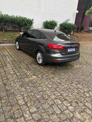FORD FOCUS 2.0 TITANIUM PLUS 16V FLEX 4P POWERSHIFT FORD FOCUS 2.0 TITANIUM PLUS 16V FLEX 4P POWERSHIFT